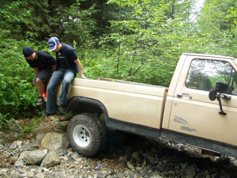 1985 Ford F-150 - had to add a little extra weight to the back corner... almost went over there...