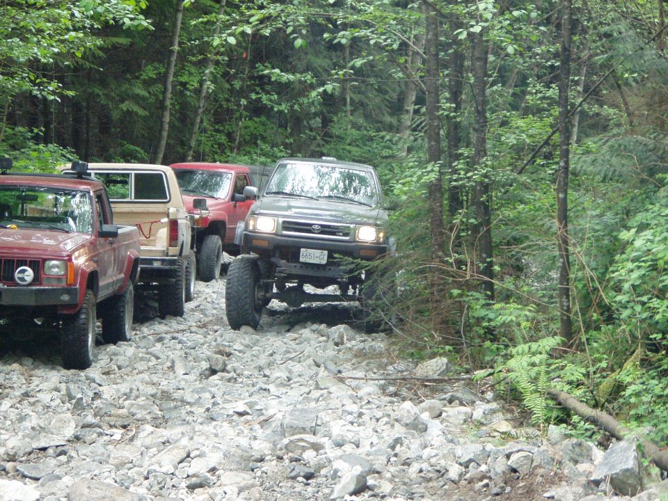 Well the jeep didn't make it... here comes the 95 toy, 9.5" lift, 35" Muds, Locked front and rear... shouldn't have a problem...