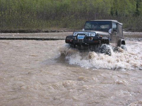1985 Ford Bronco - Rick coming out of the water crossing... That water was really deep.