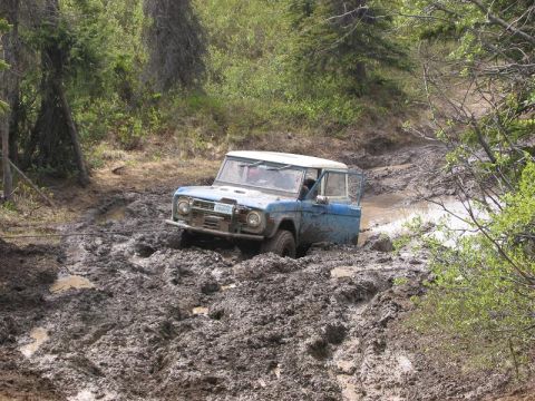1985 Ford Bronco - Dave stuck..