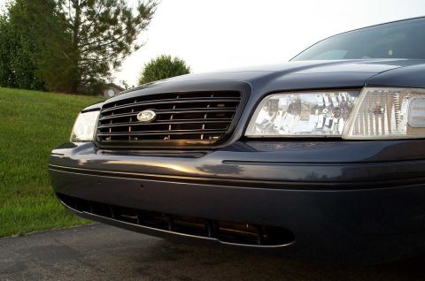 1998 Ford Crown Victoria - Note the silver-coated amber turn signal and corner lamp bulbs.