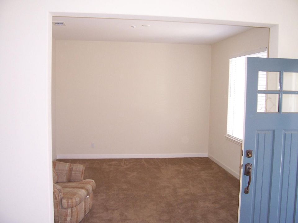 larger room off entryway