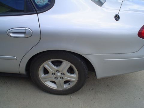 2001 Ford Taurus photo