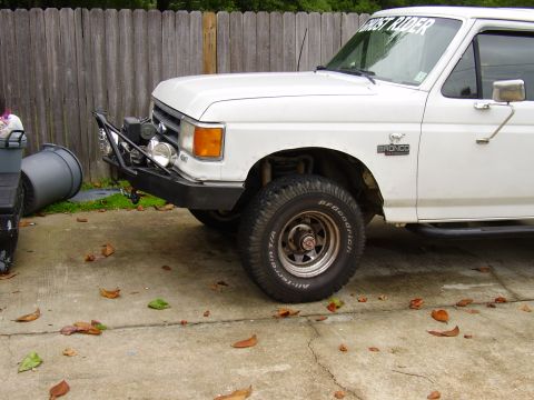 1990 Ford Bronco - before lift front view