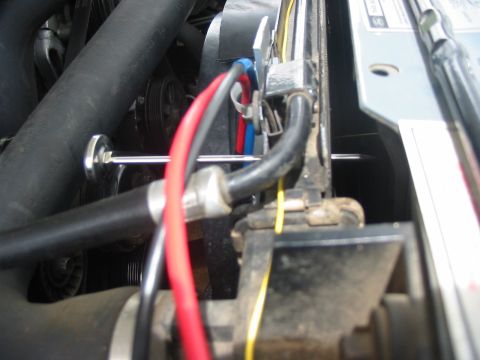 1993 Ford Bronco - Checking the temp with a fast response meat probe. Note that the probe has to be sticking about an inch thru the radiator to get a proper r…