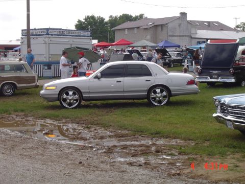 1999 Ford Crown Victoria photo