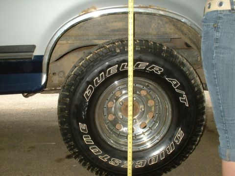 1991 Ford Bronco - Rear wheelwell measurement before hand...