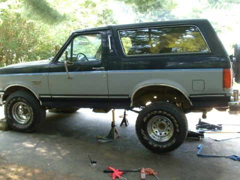 1991 Ford Bronco - Gettin itchy...One wheel back on....