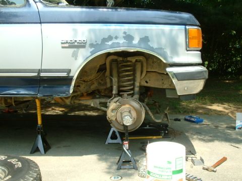 1991 Ford Bronco - Time to get the front rolling along