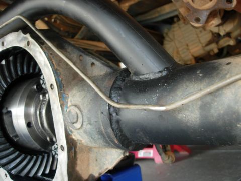 1995 Ford Bronco - Welded the seam of the axle housing to the differential.