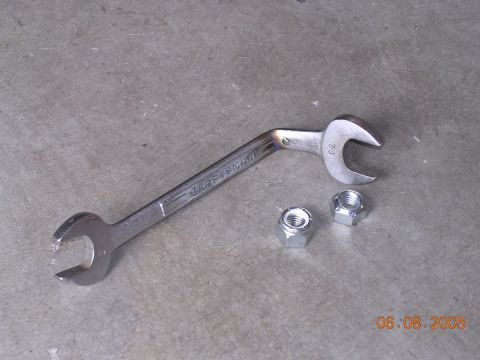 1994 Ford Bronco - had to make this tool to tighten the upper nut/bolt for the shackle