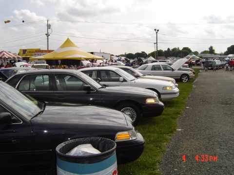 1999 Ford Crown Victoria photo