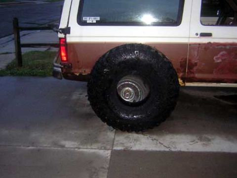 1995 Ford Bronco - Don't think i'll be fittin' on em on the B2? :)