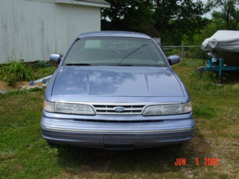 1995 Ford Crown Victoria - Front of the Vic.