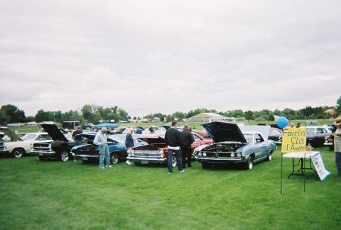 1972 Ford Ranchero - the Black Fairlane on the left equipped with 427 HEMI