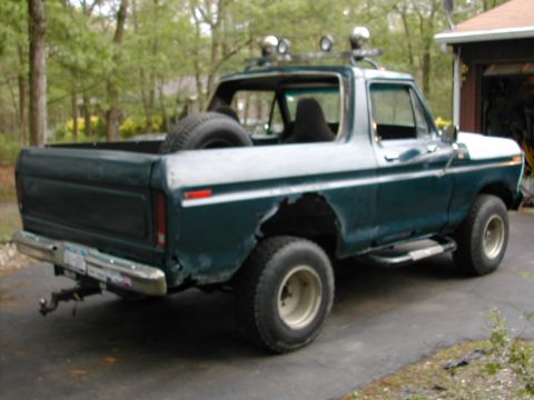1979 Ford Bronco - continued painting