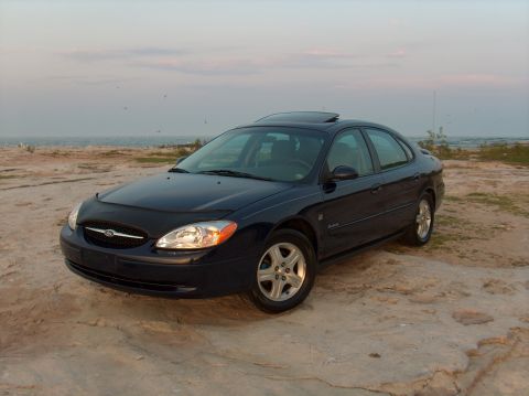 2000 Ford Taurus photo