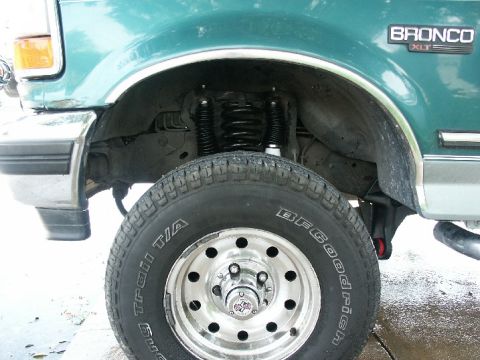 1996 Ford Bronco photo