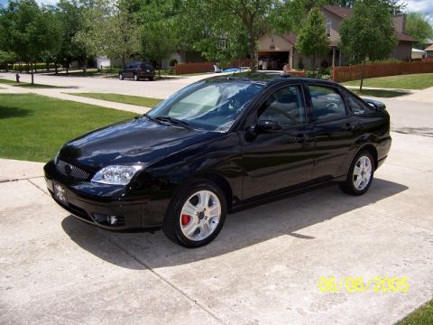 2005 Ford Focus photo