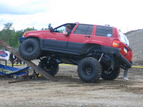1978 Ford Bronco - Nate throwing some ZJ Flex