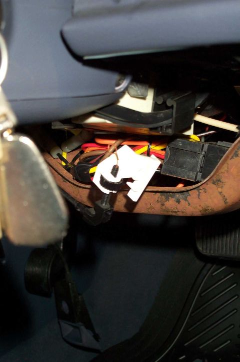 1998 Ford Crown Victoria - Here's a pic of the transmission range indicator cable unhooked and unbolted.