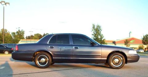 1998 Ford Crown Victoria - Took a pic of the Vic while I was out.