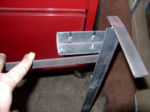 1986 Ford Bronco - Here you can see the strap steel that fits flat to the top of the rad support. 2 screws is all it will take to secure or remove the whole a…