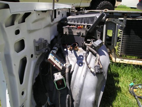 1990 Ford Bronco - The newer harness won't fit the 90