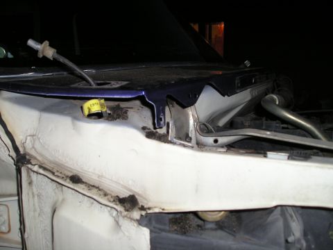 1990 Ford Bronco - my first snag after removing the wipers and all the screws on the fonr, the four for the antenna(dont let the antenna lead fall into the ri…
