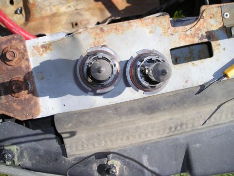 1990 Ford Bronco - bulbs 9004 9007