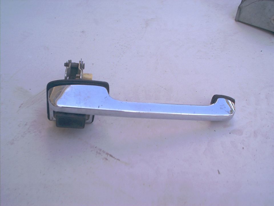 passenger side F-series/Bronco 80- 96 door handle.  from an 88

$12 shipped to your door...USA only