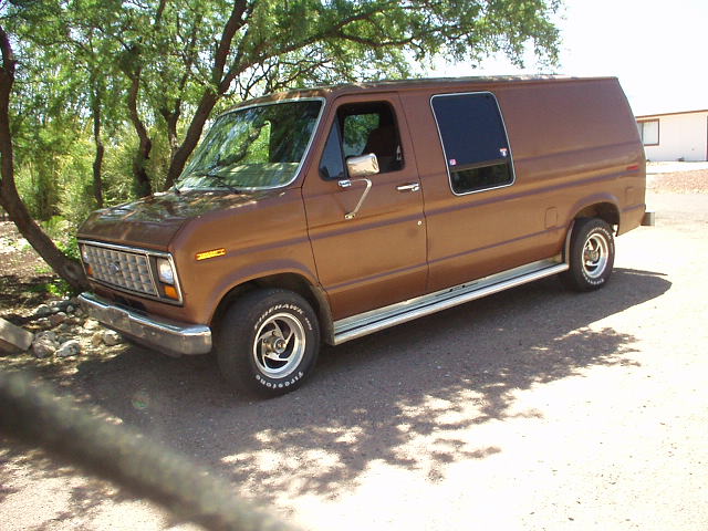 1991 Ford E150 “brown motel”