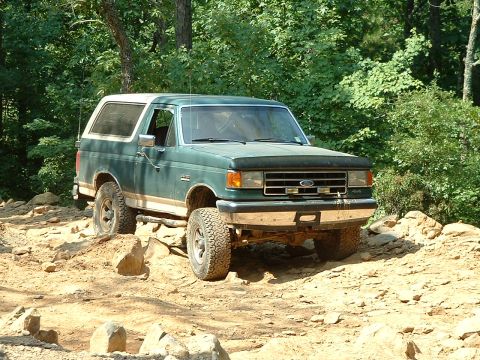 1985 Ford Bronco - Dave(different dave) getting ready to take a run at it