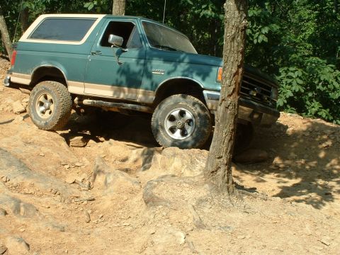 1985 Ford Bronco - Dave flexin a little