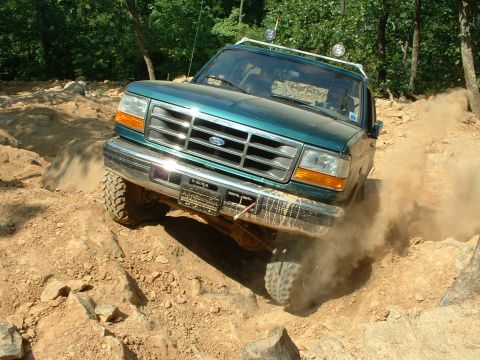1985 Ford Bronco - Eric Givin it hell