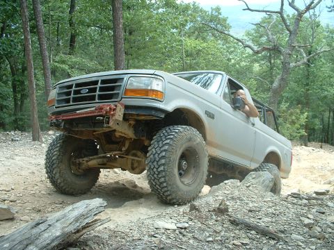 1985 Ford Bronco - John makin it look easy