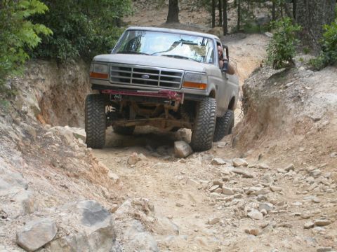 1990 Ford Bronco - Johnski climbing Daniel