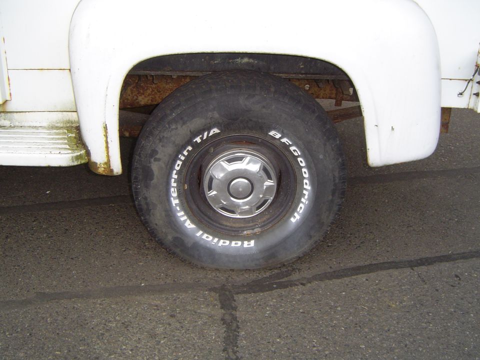 1972 Ford F-100 front wheel and fender with BFGoodrich All-Terrain T/A Radial tires