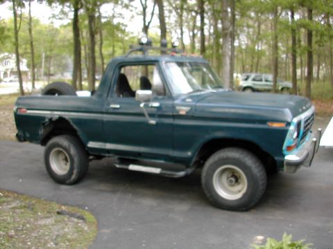 1979 Ford Bronco - done with the blue on the body, finally