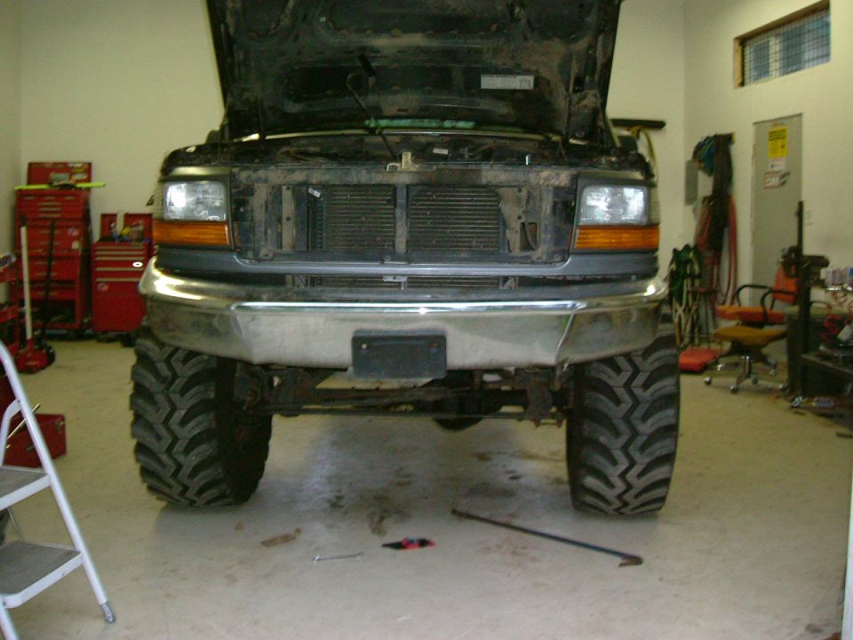1995 Ford F-150 front view, lifted with large tires