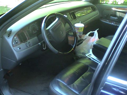 2001 Lincoln Town Car - Town Car Interior 2nd picture