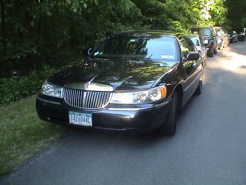 2001 Lincoln Town Car photo