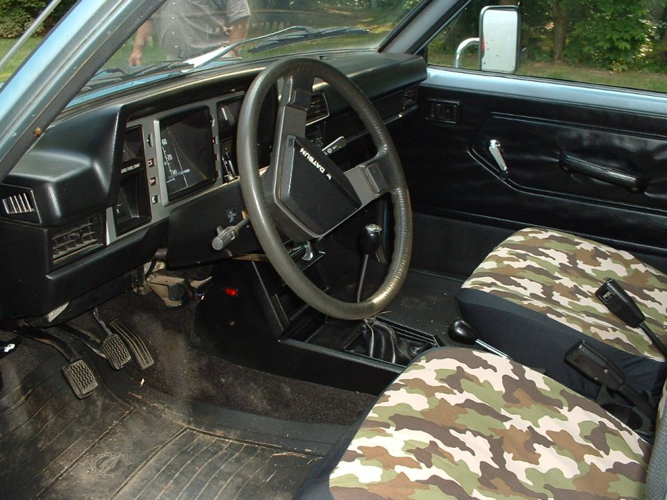 The interior looks nice...except for that muddy spot on the carpet :(