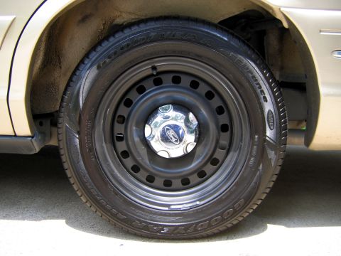 2000 Ford Crown Victoria - Right after an application of Z-16.