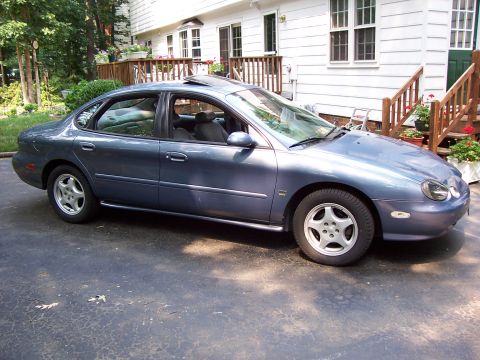 1999 Ford Taurus photo