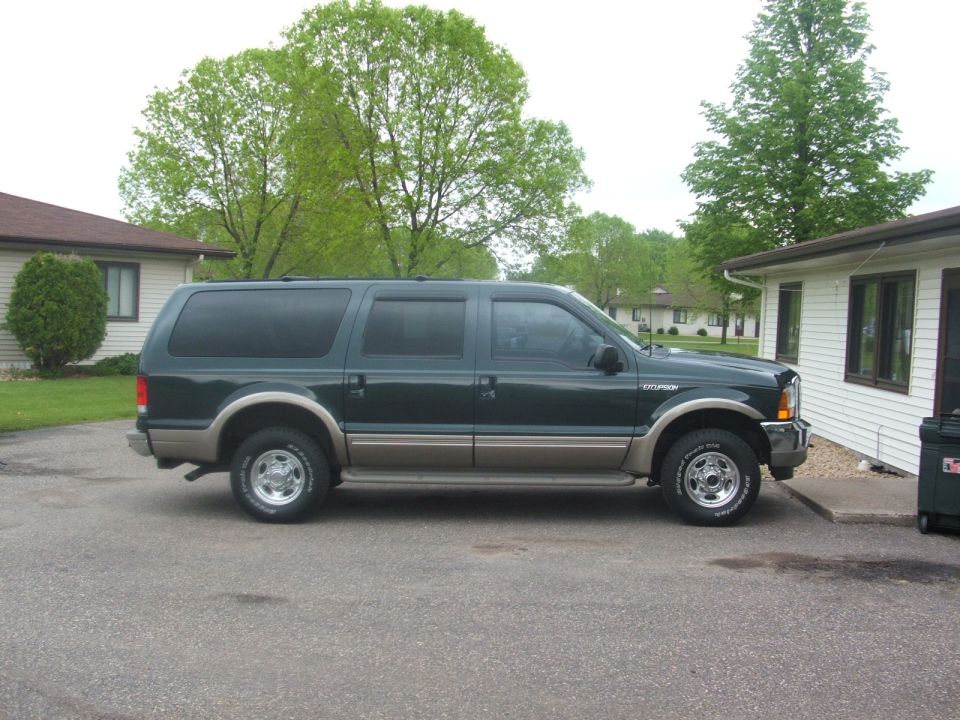 2000 Ford Excursion “Valdez”