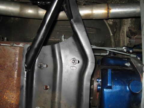 1976 Ford F-150 - A better shot of the brace...