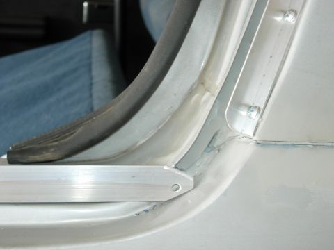 1995 Ford Bronco - cab and body aluminum - view of the bottom corner of the cab.