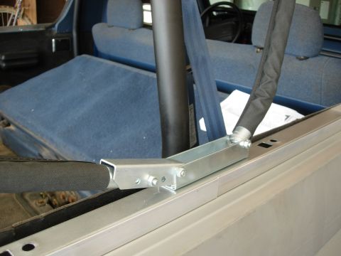 1995 Ford Bronco - view of the bracket that secures the bows
