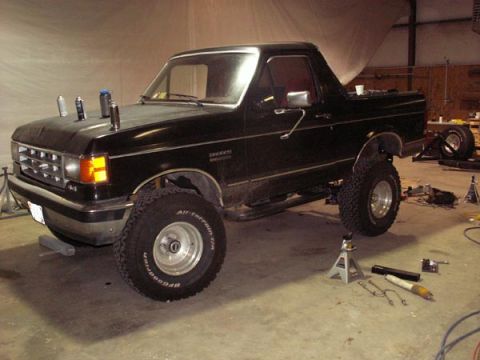 1988 Ford Bronco - We got on a roll after getting the brackets on so no pics of the springs going on. But here's a front viewwith the rear all back together.…